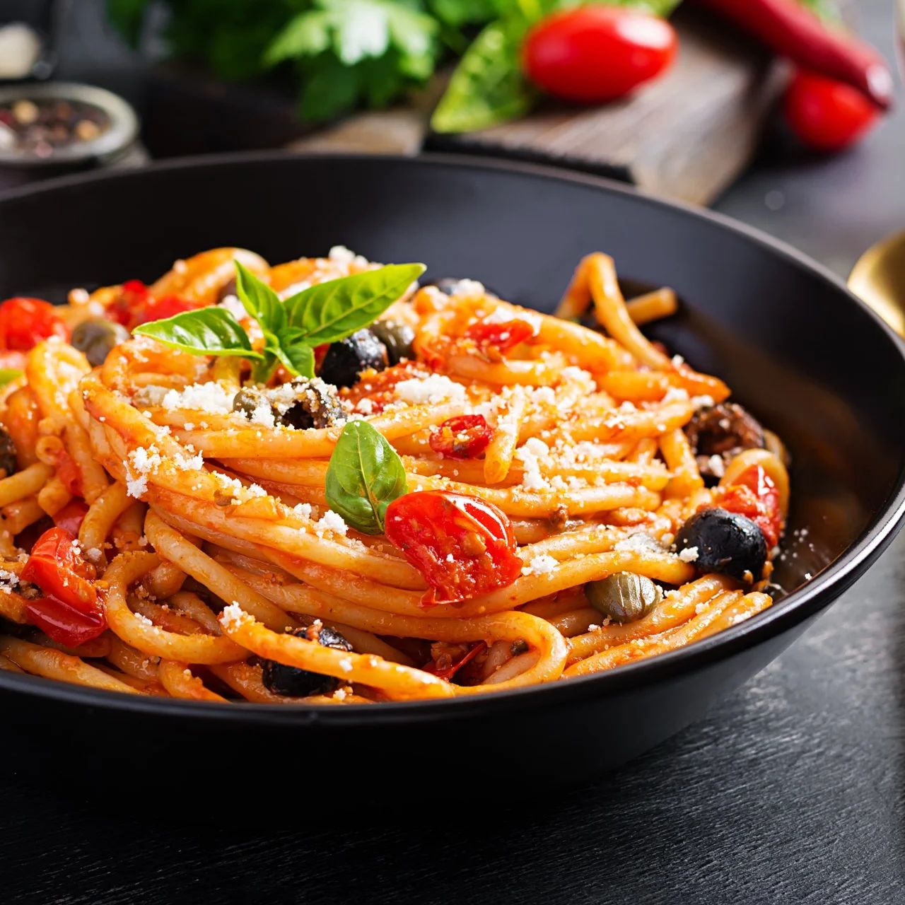 Restaurant isabella pasta mit tomaten und oliven